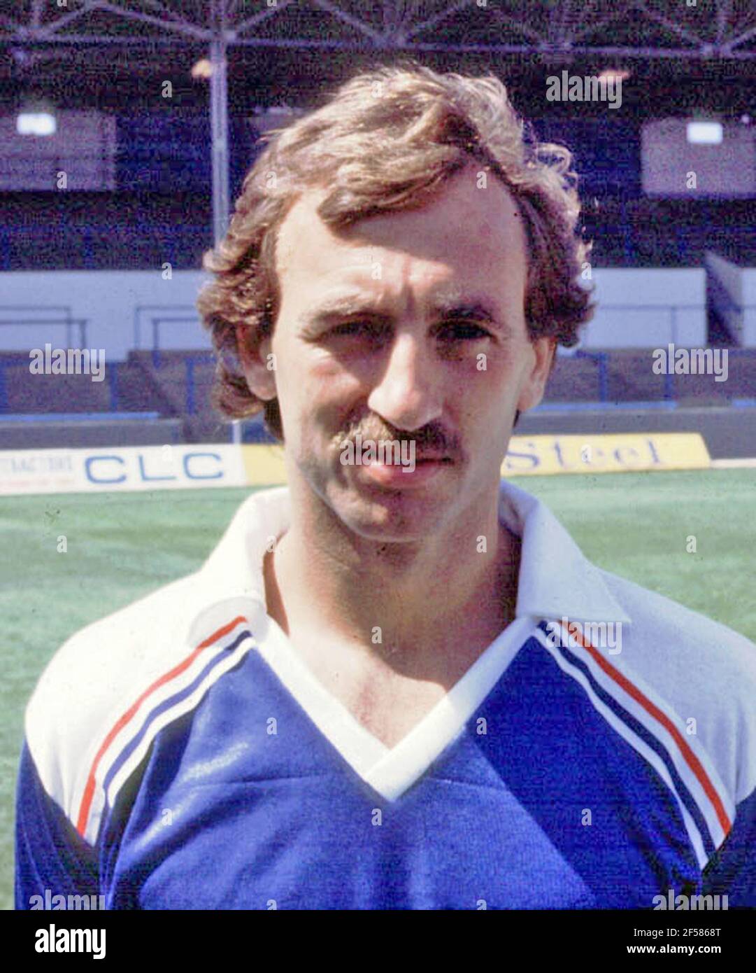 PORTSMOUTH FC, POMPEY, STEVE DAVEY PIC MIKE WALKER Stock Photo Alamy