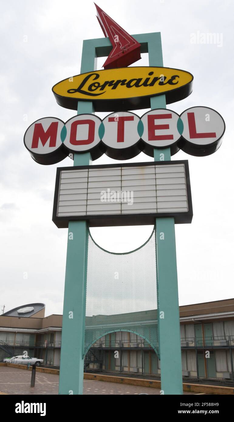 Memphis, Tennessee, USA. 17th Mar, 2021. A wreath marks the spot where