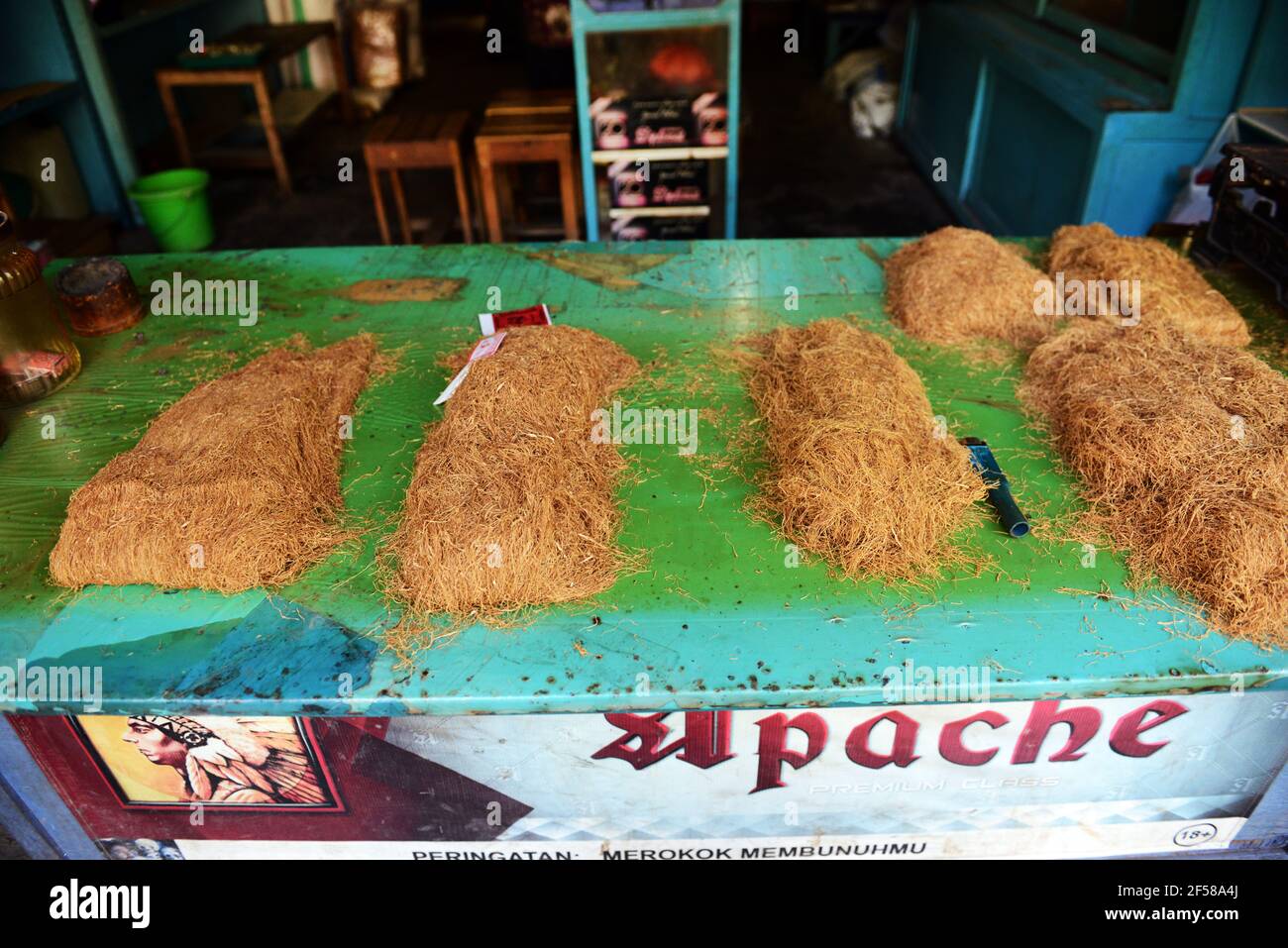 Apache tobacco hi-res stock photography and images