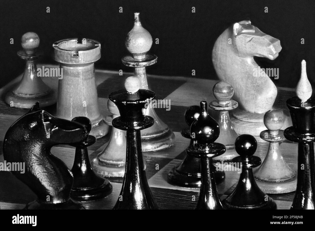 Chess board without chess pieces Imágenes de stock en blanco y negro - Alamy