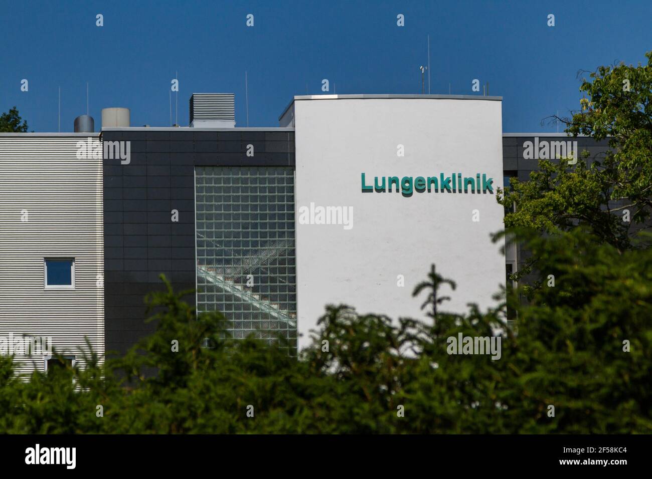 Lungenklinik Ballenstedt Harz Stock Photo Alamy lungenklinik-ballenstedt-harz-stock-photo-alamy