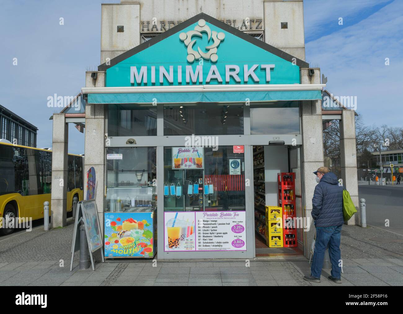 Minimarkt, Hardenbergplatz, Charlottenburg, Berlin, Deutschland Stock Photo