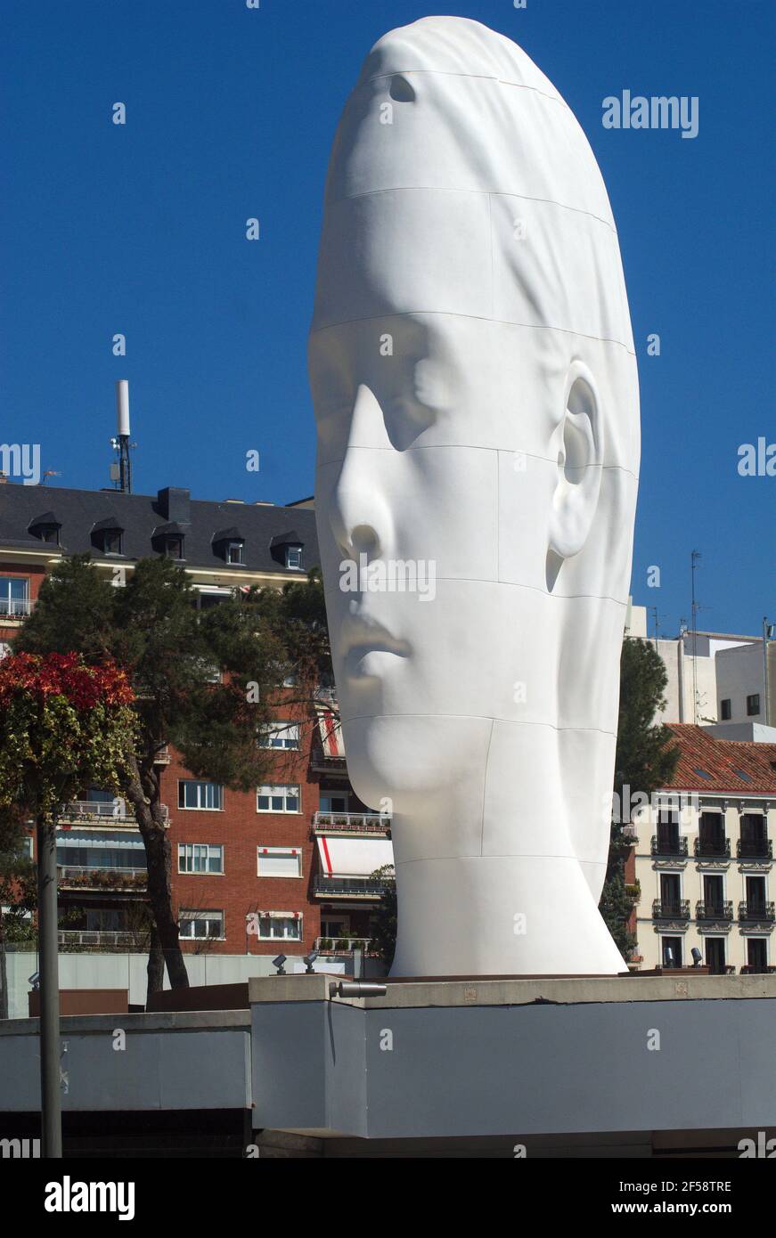 Rostro Gigantes del artista catalán Jaume Plensa Stock Photo