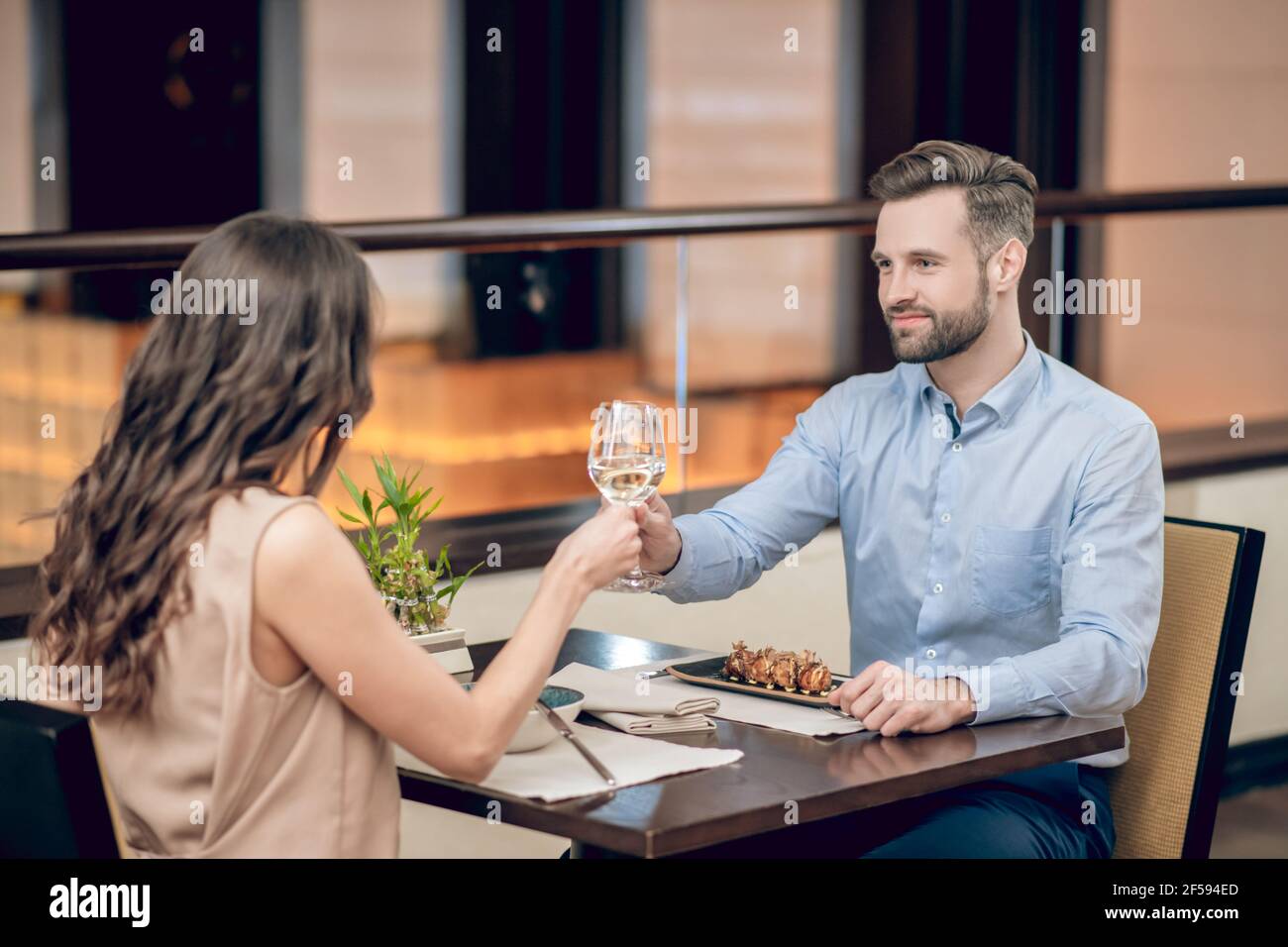 Man woman dinner hi-res stock photography and images - Alamy