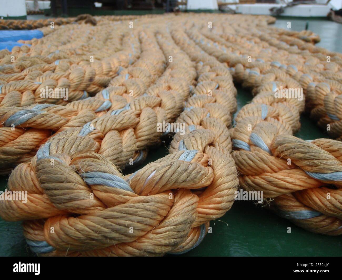 Rope forming hires stock photography and images Alamy