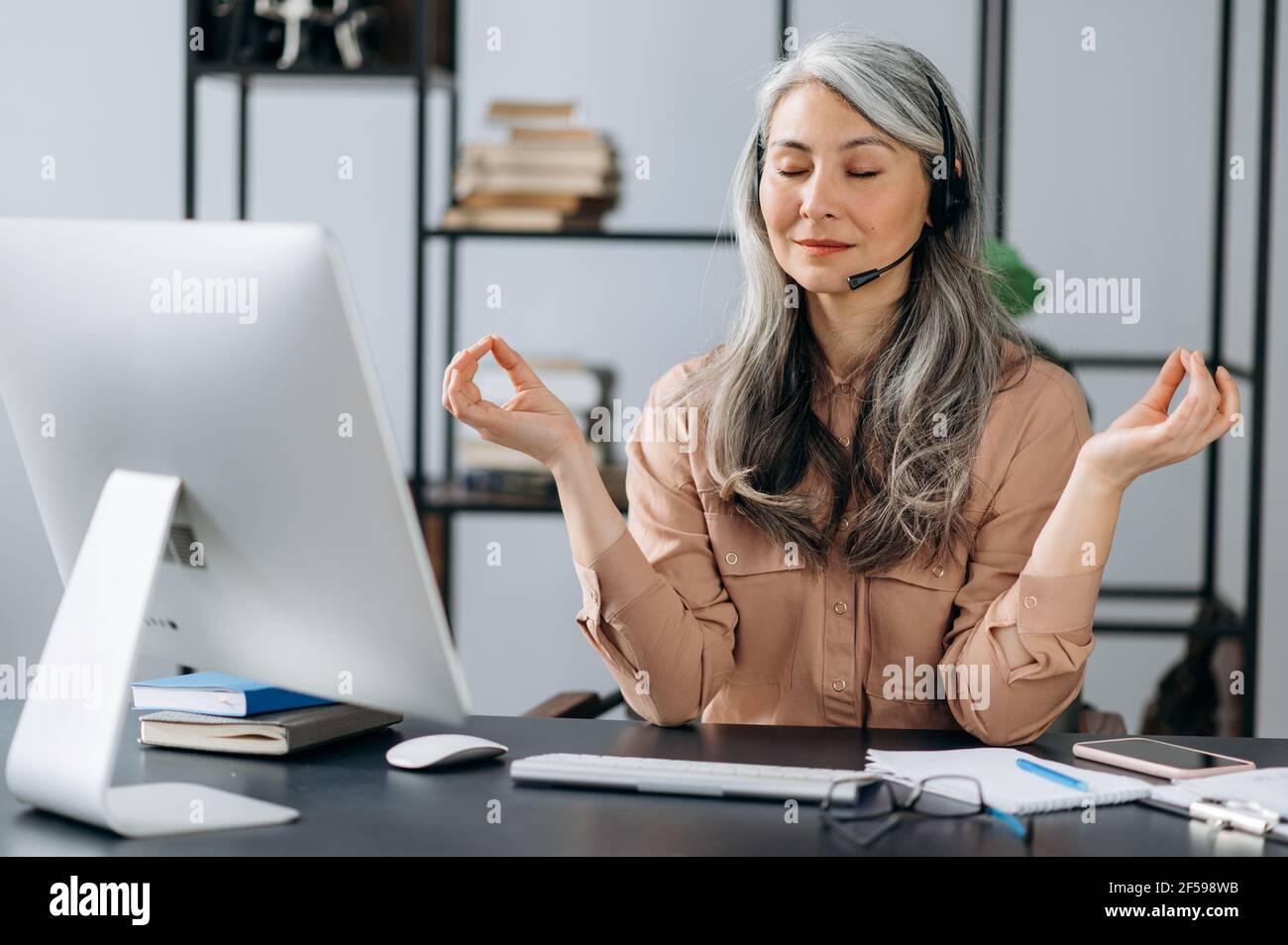 Relieve stress hi-res stock photography and images - Alamy