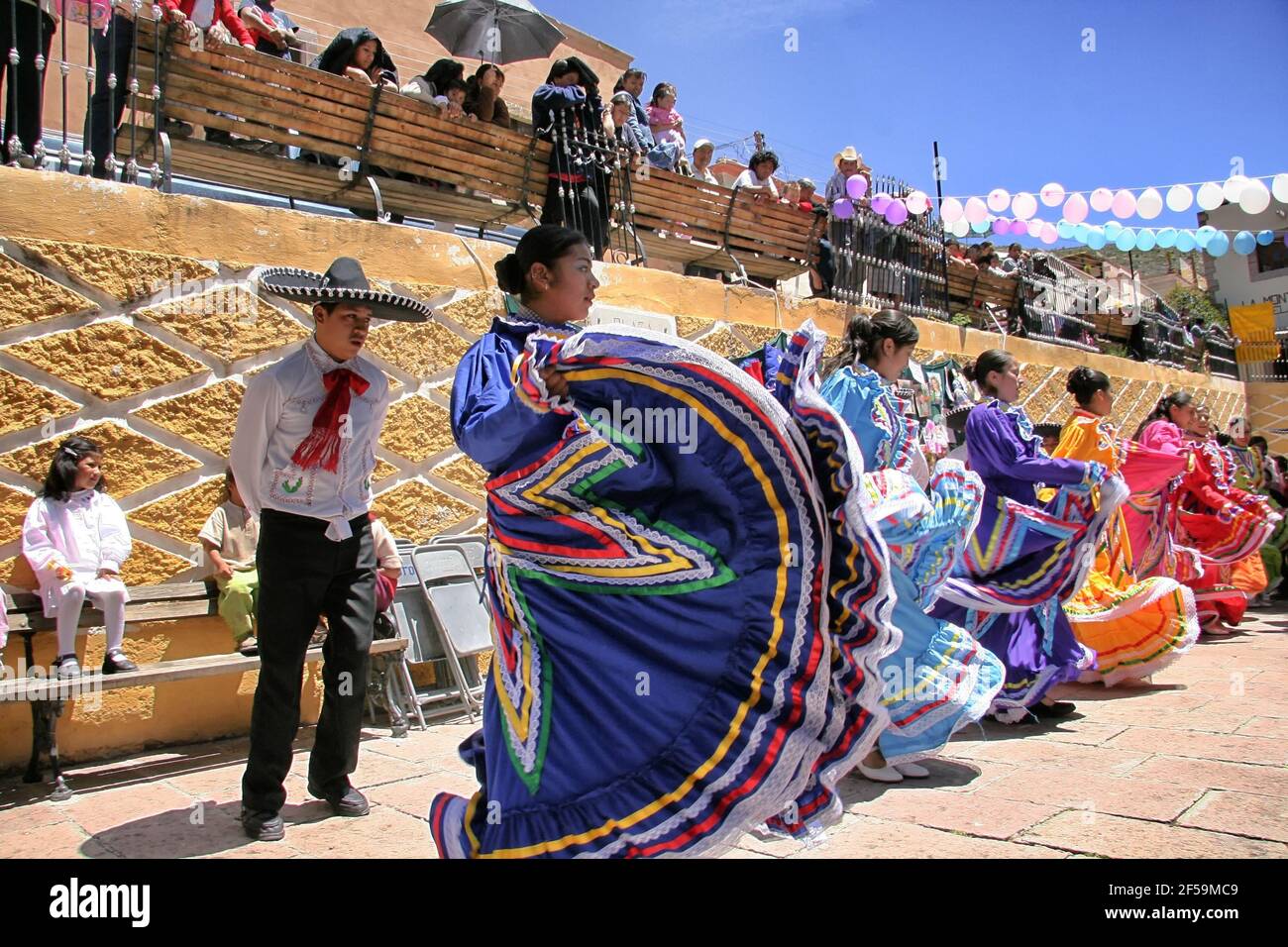 SAN LUIS POTOSì, MONACO Aug 10, 2016 Mexican dancers wearing