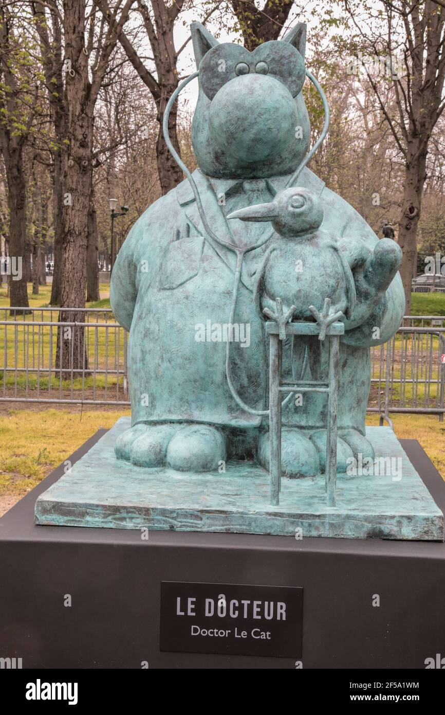 LE CHAT BY PHILIPPE GELUCK TWENTY SCULPTURES ON CHAMPS ELYSEES, PARIS ...