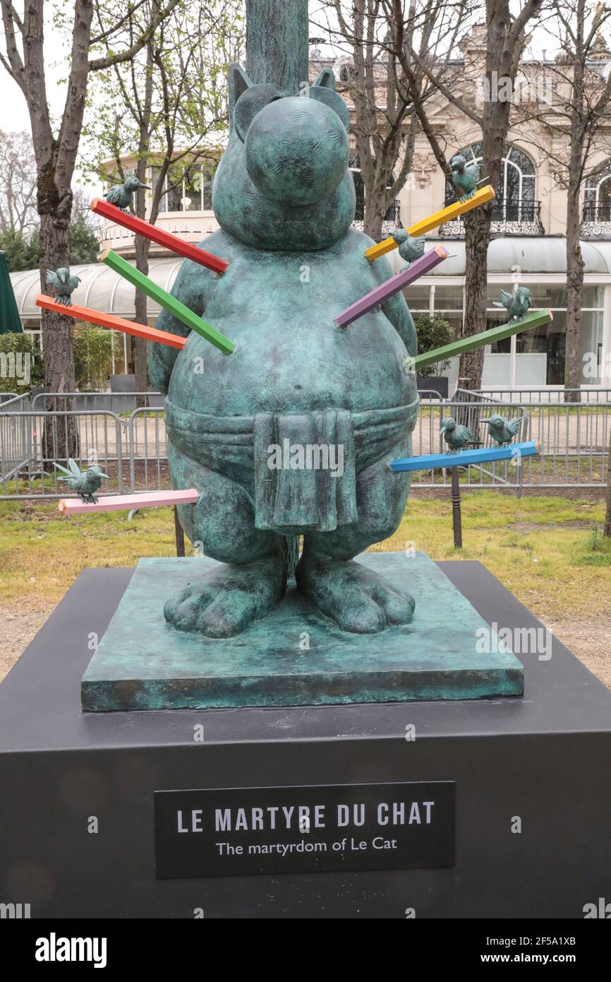 LE CHAT BY PHILIPPE GELUCK TWENTY SCULPTURES ON CHAMPS ELYSEES, PARIS