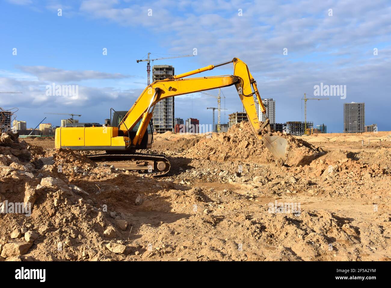 Large Machines In Action Lorry loader tractor action hi-res stock photography and images - Alamy