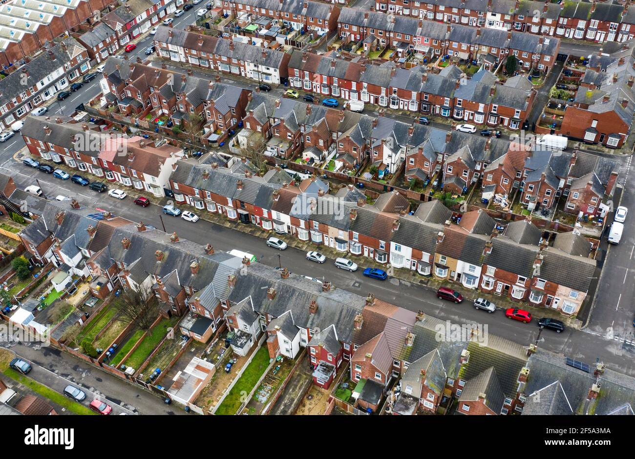 Rows Of Terraced Houses In A Tight Knit Community In The North Of England Uk Stock Photo Alamy