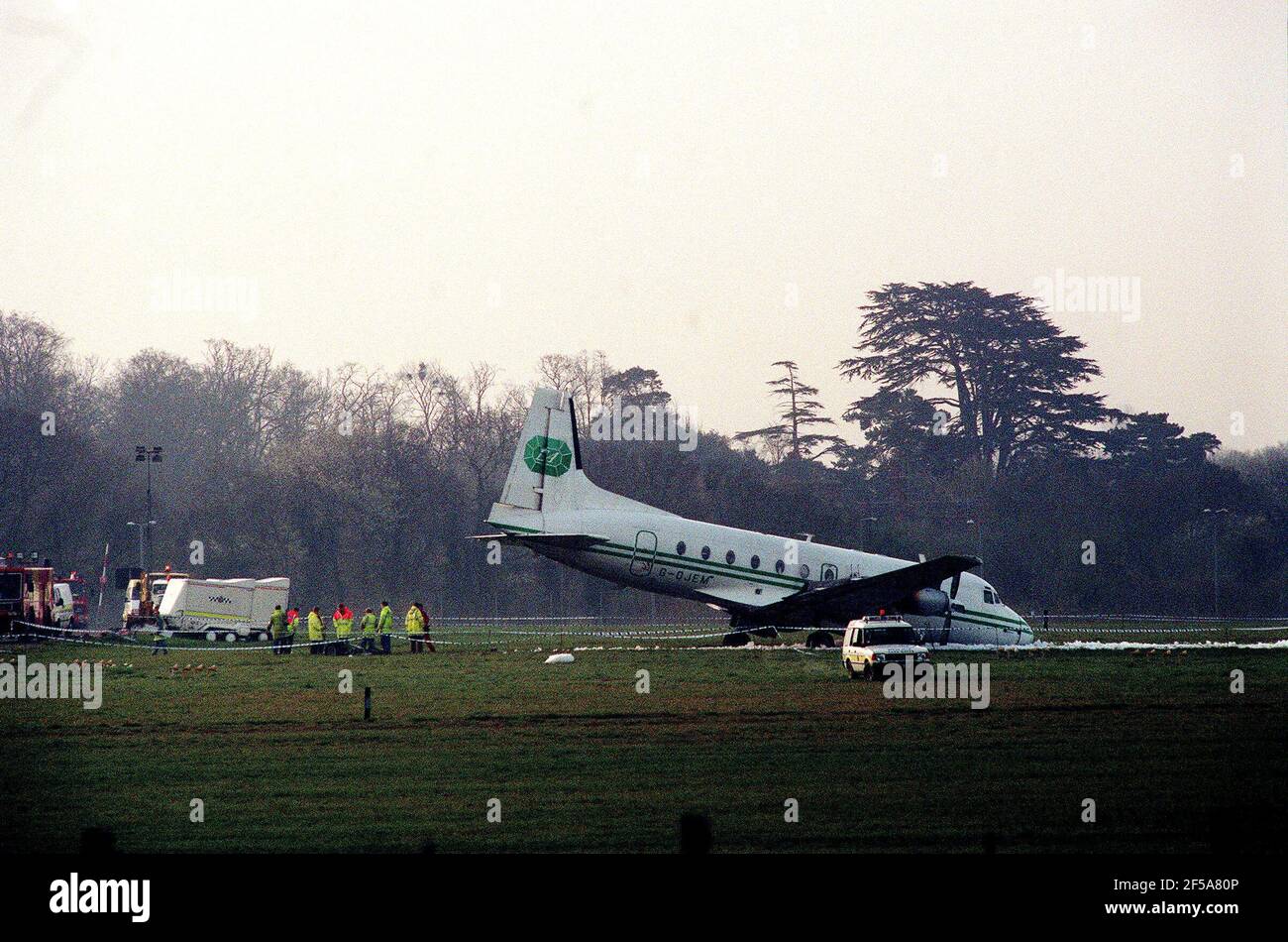 Leeds United Football Team plane which crashed March 1998 The plane carrying Leeds United back to Yorkshire lies nose down after crash landing on take off at Stansted Airport Stock Photo