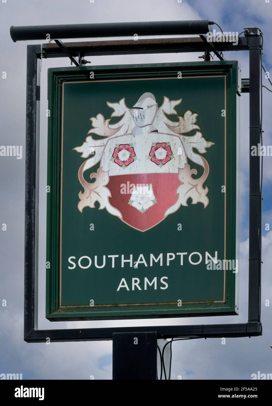 Traditional hanging pub sign at Southampton Arms Public House, Winchester Street, Andover, Hampshire, England, UK Stock Photo