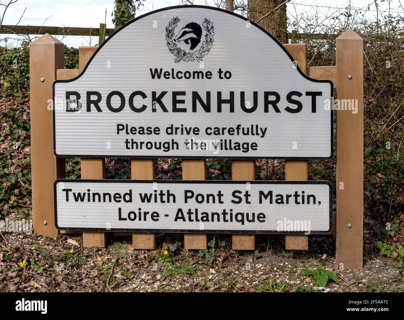 Welcome to Brockenhurst sign, Brockenhurst, New Forest, Hampshire, England, UK. Stock Photo