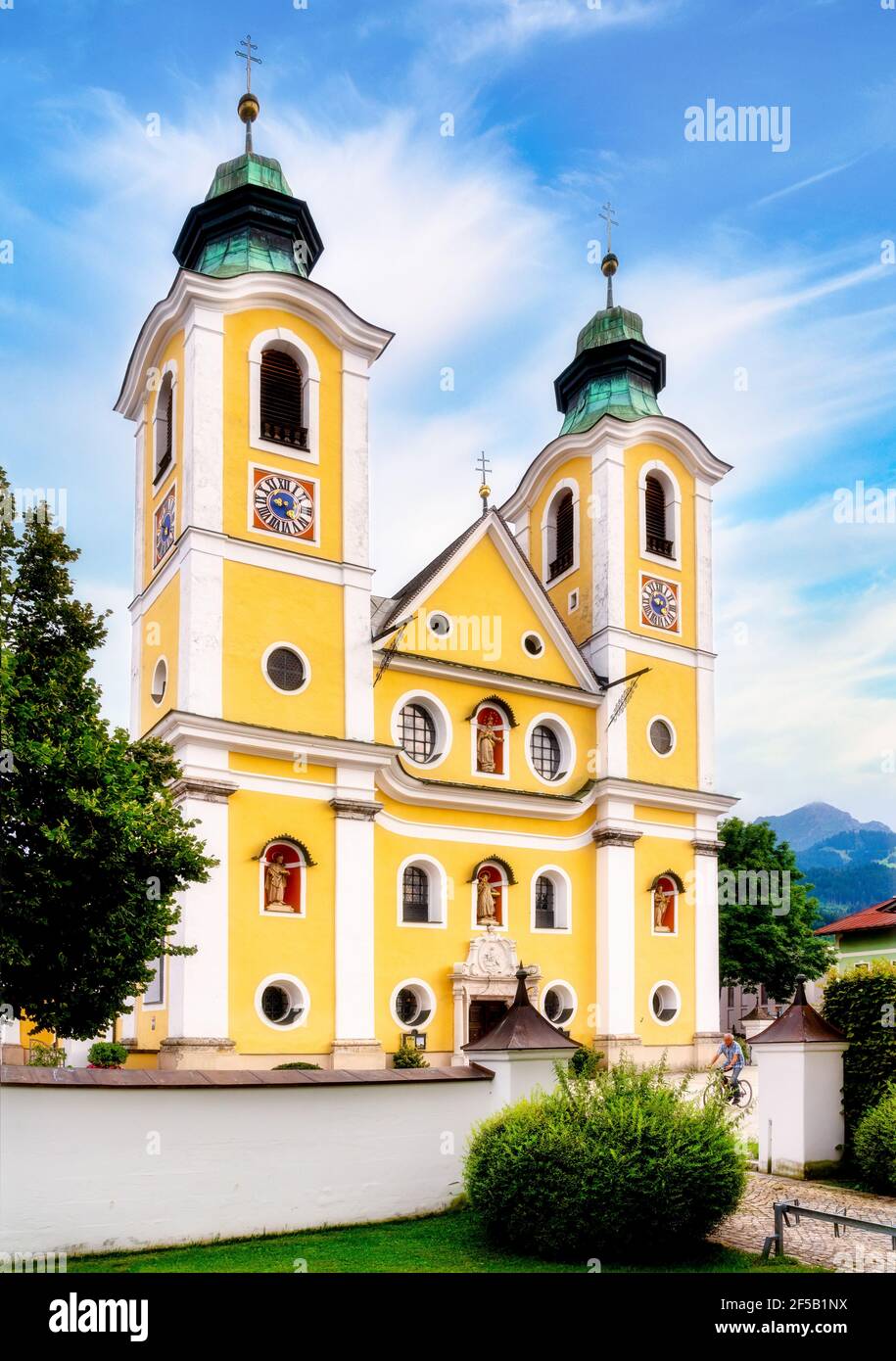 View of the deanery parish church of St. Johann in Tyrol - Blick auf die Dekanatspfarrkirche St. Johann in Tirol, Austria Stock Photo