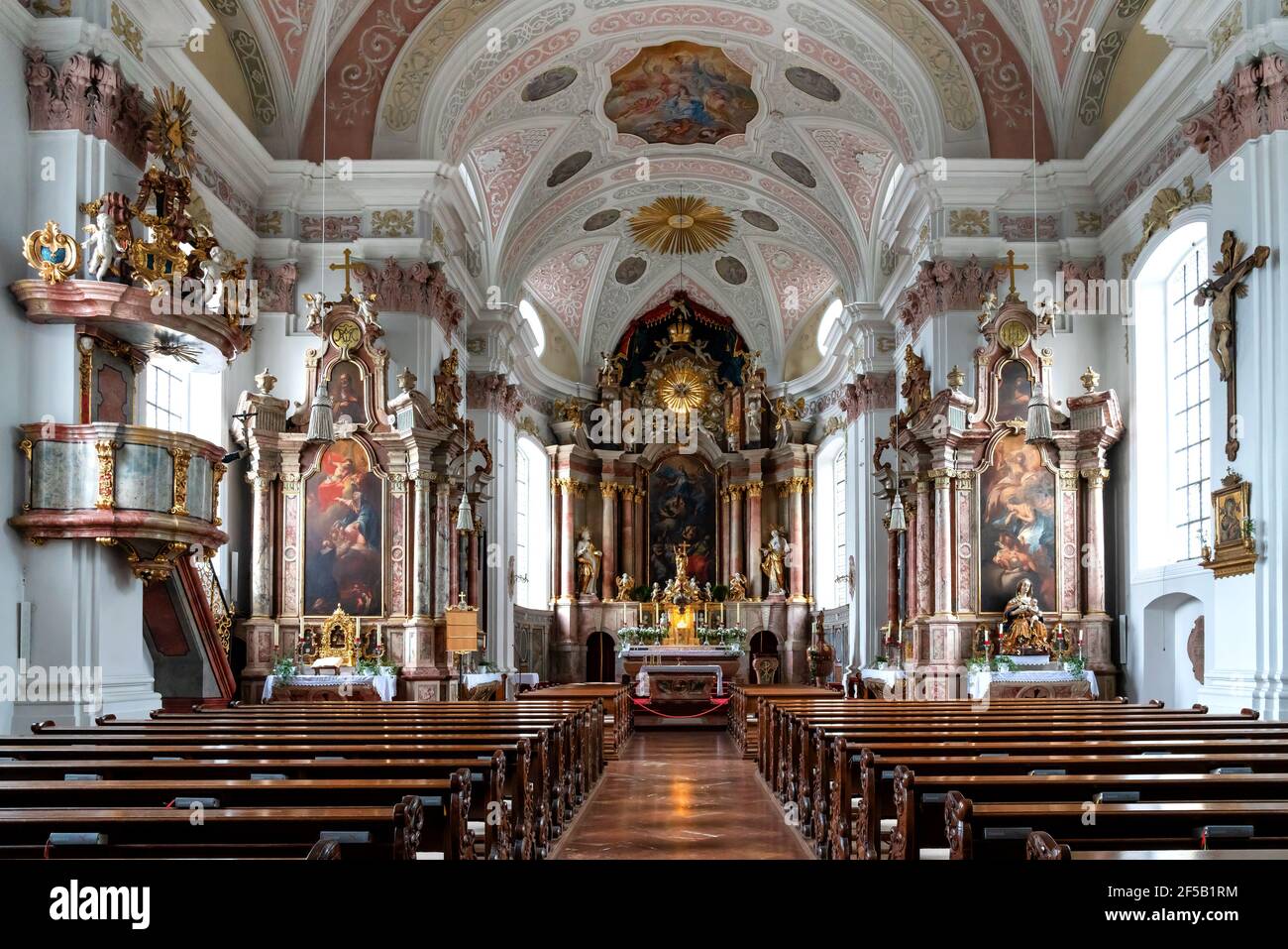 Interior view of the deanery parish church of St. Johann in Tyrol - Innenansicht der Dekanatspfarrkirche St. Johann in Tirol, Austria Stock Photo