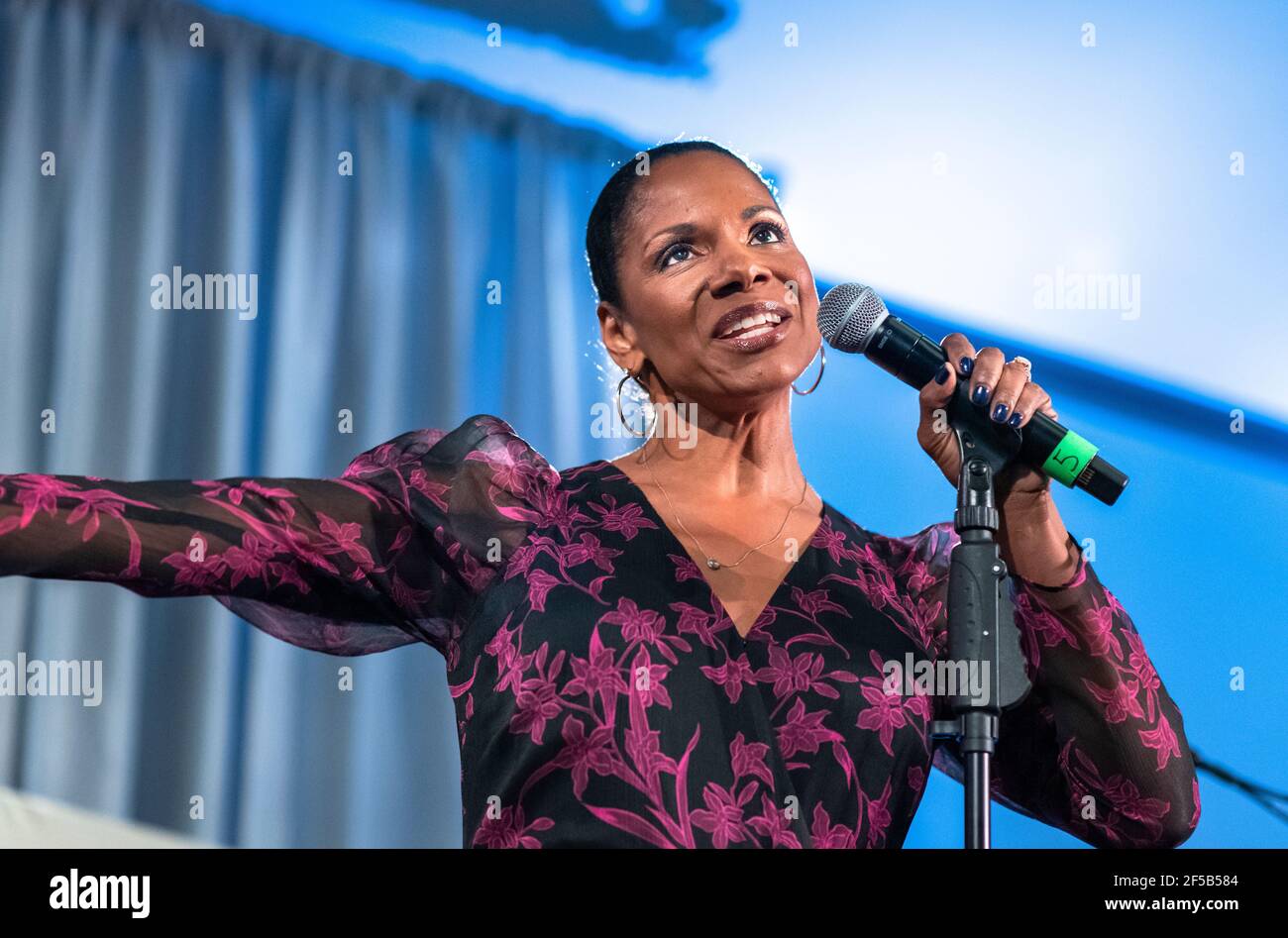 Female opera singer hi-res stock photography and images - Alamy