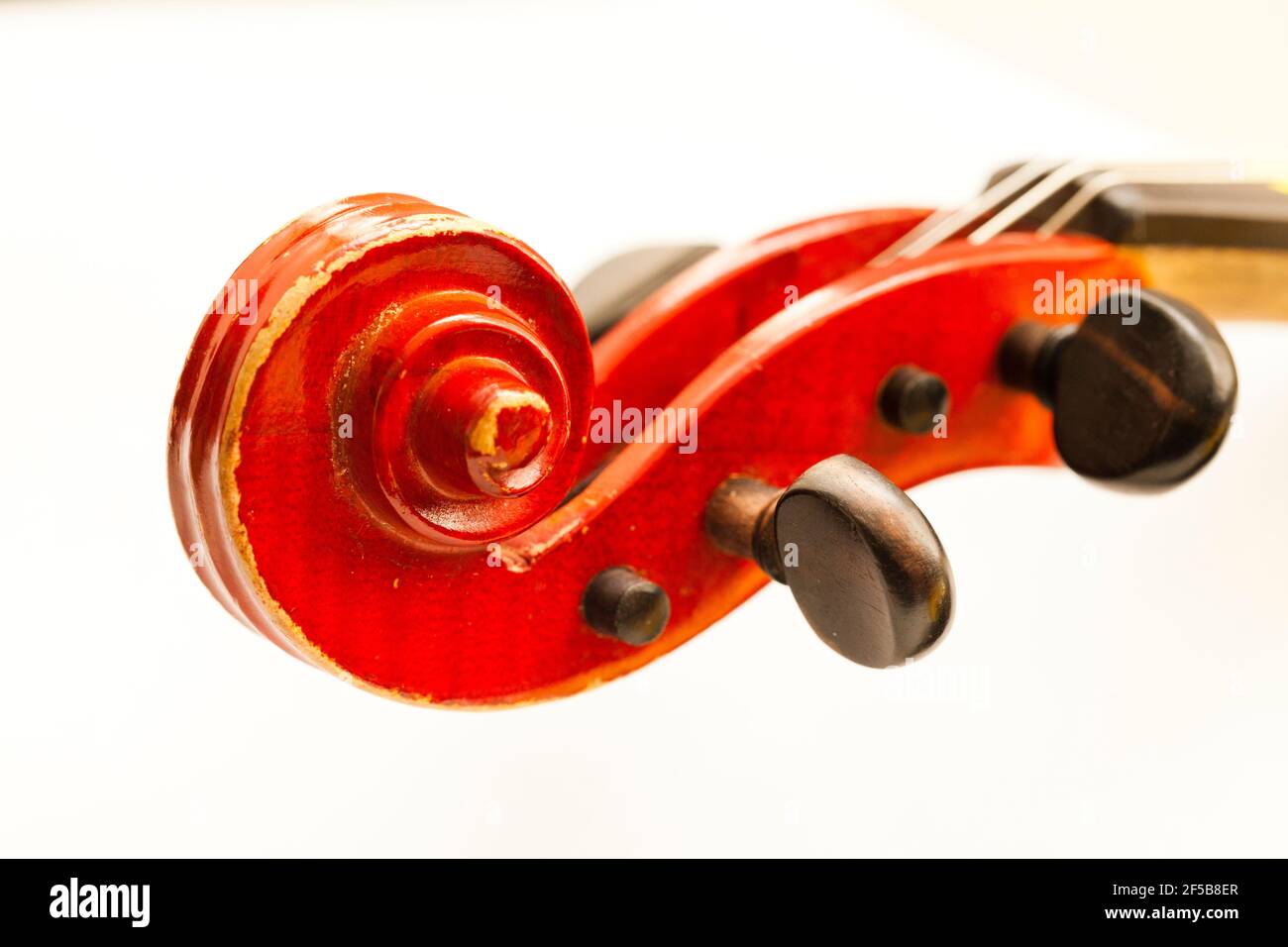 Closeup of violin pegbox and scroll Stock Photo Alamy