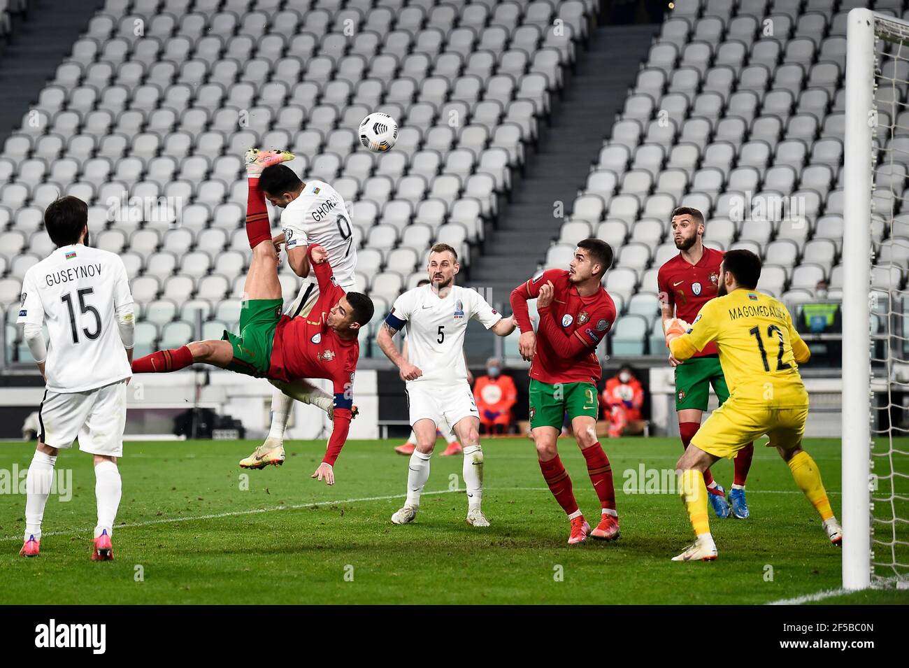 Turin, Italy - 24 March, 2021: Cristiano Ronaldo (C) of Portugal attempts a bicycle kick during the FIFA World Cup 2022 Qatar qualifying football match between Portugal and Azerbaijan. Portugal face Azerbaijan at a neutral venue in Turin behind closed doors to prevent the spread of Covid-19 variants. Portugal won 1-0 over Azerbaijan. Credit: Nicolò Campo/Alamy Live News Stock Photo