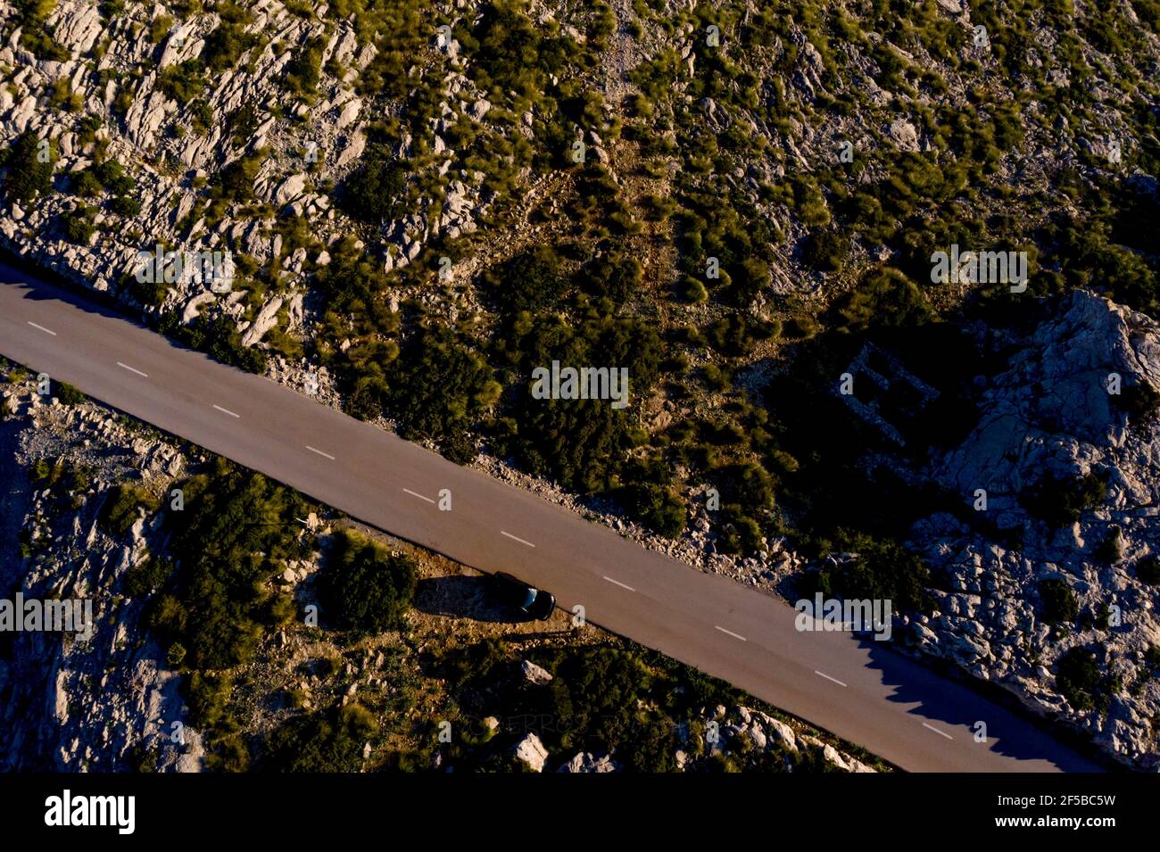 Formentor Road - Lightouse- Tramuntana: Carretera de Formentor hacia el Faro- Acantilados y punto mas alto de la Sierra de Tramuntana Stock Photo