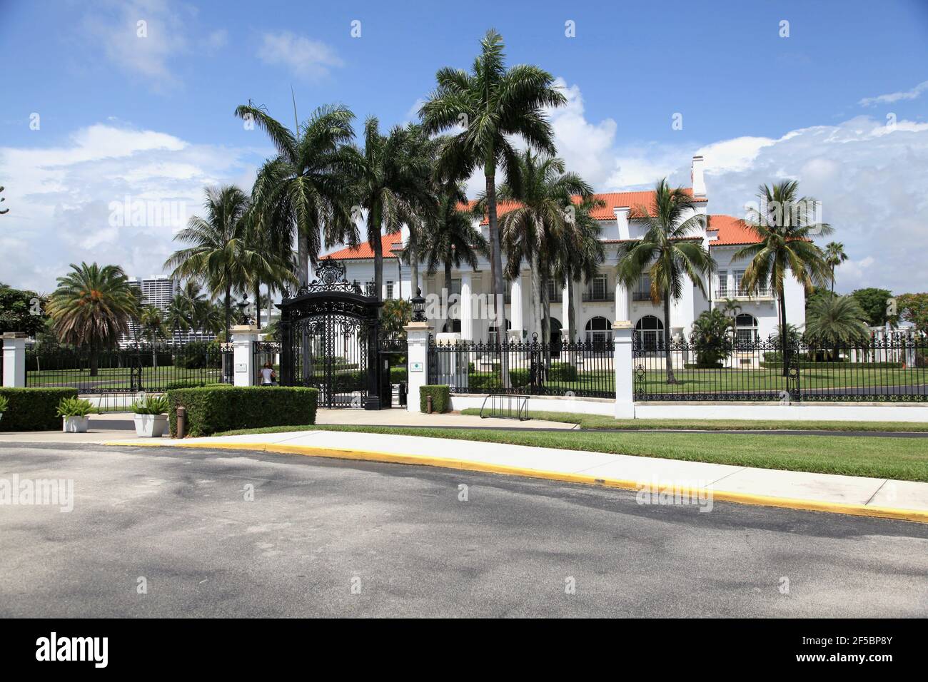 Flagler Museum, Palm Beach, Florida – the Façade of the house also known as Whitehall, former home of railway pioneer Henry Morrison Flagler Stock Photo