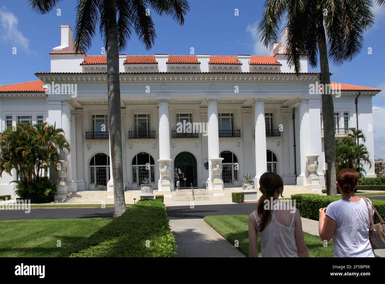 Flagler Museum, Palm Beach, Florida – the Façade of the house also known as Whitehall, former home of railway pioneer Henry Morrison Flagler Stock Photo