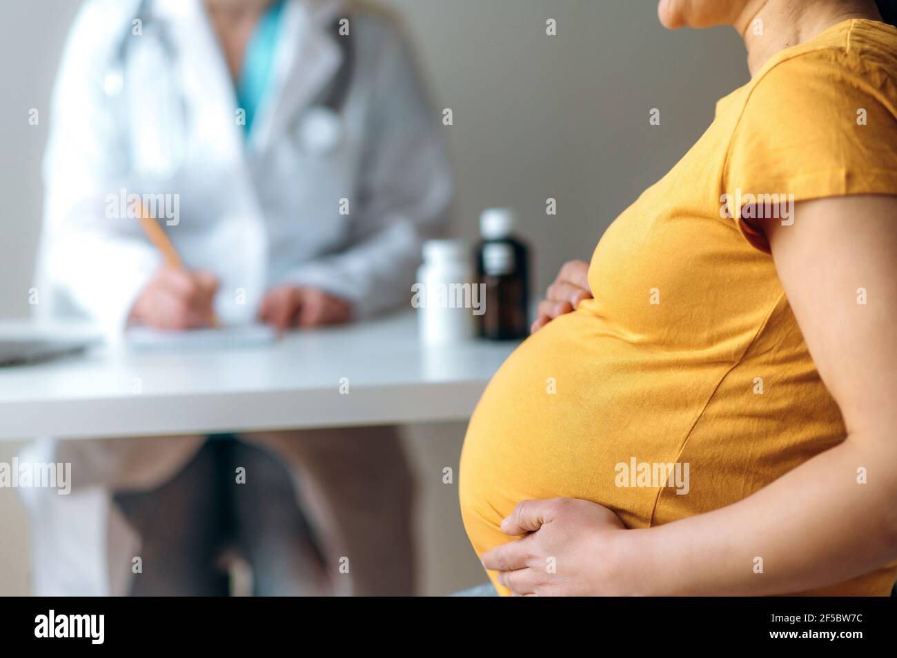 Забеременеть в 60. Ведение беременности. Советы беременным. Фото ведение беременной.
