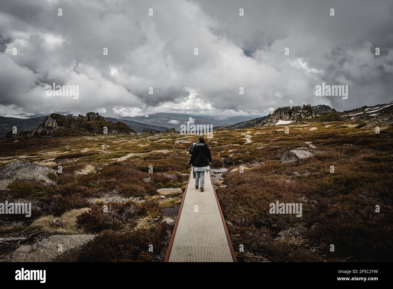 Panoramic views of the Kosciuszko National Park walking the start of