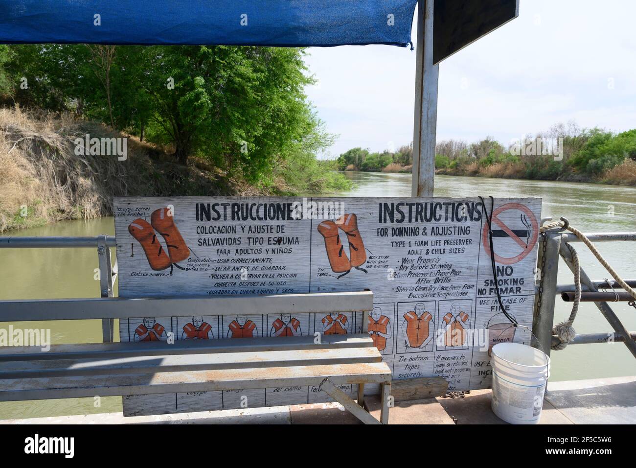 Los Ebanos, Texas, USA, 25th Mar, 2021. The handdrawn ferry on the Rio