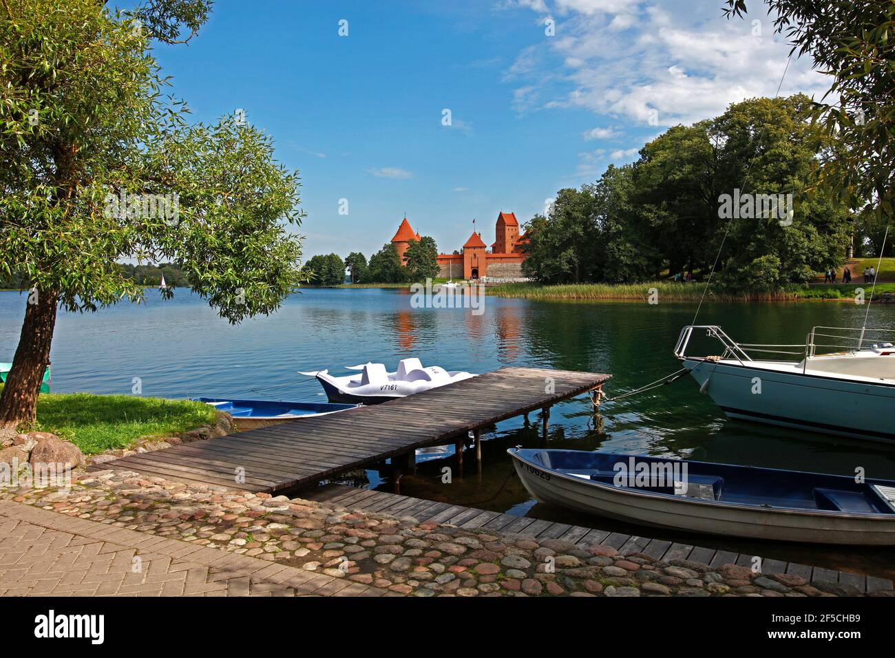 geography / travel, Lithuania, Baltics, Trakei, moated castle in the Galve-See, Additional-Rights-Clearance-Info-Not-Available Stock Photo