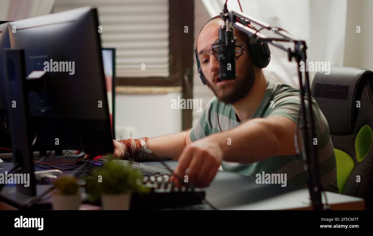 Professional streamer preparing virtual gaming hi-res stock photography ...