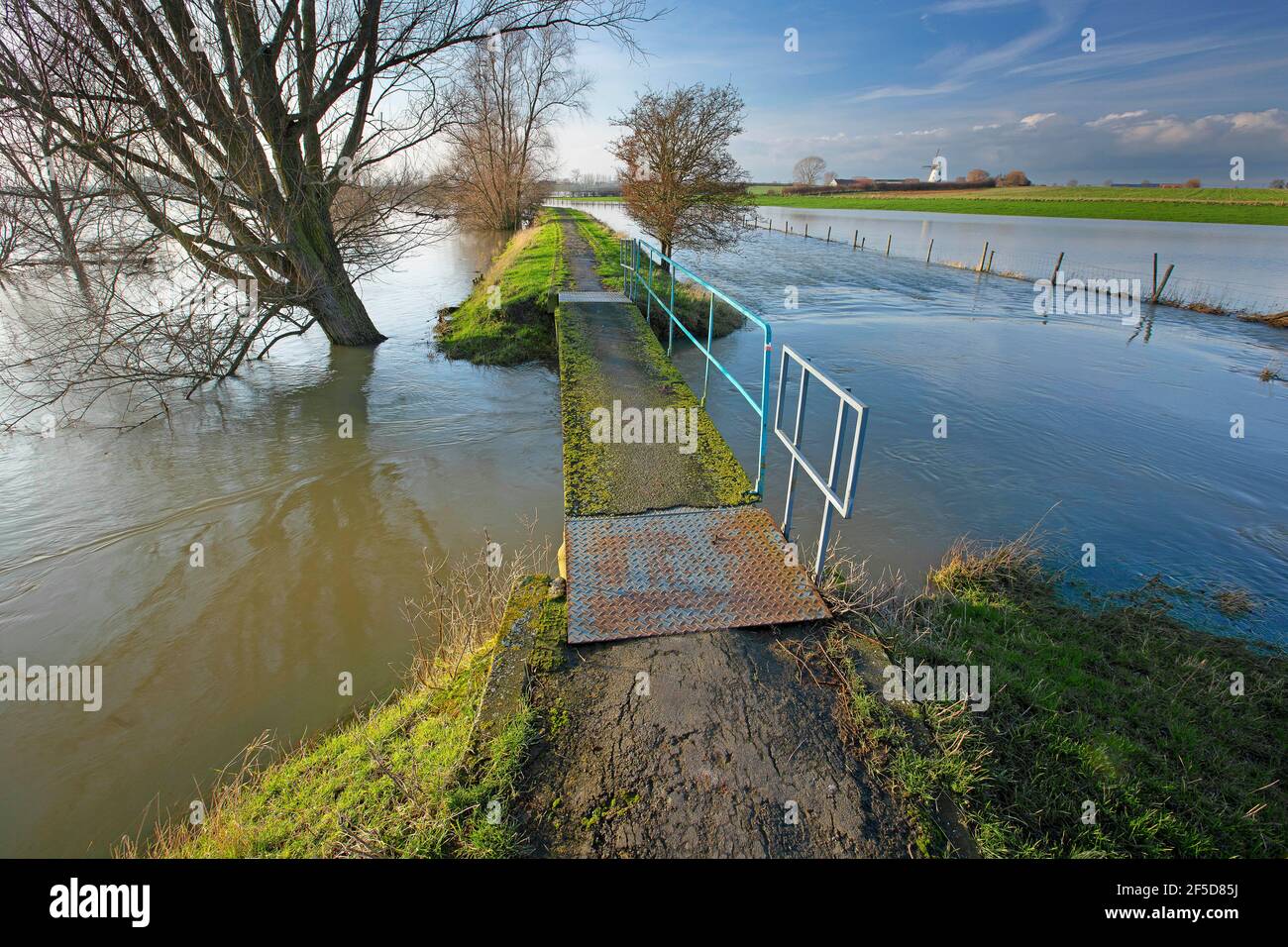 bridge over river IJzer, Belgium, West Flanders, IJzerbroeken, Diksmuide Stock Photo
