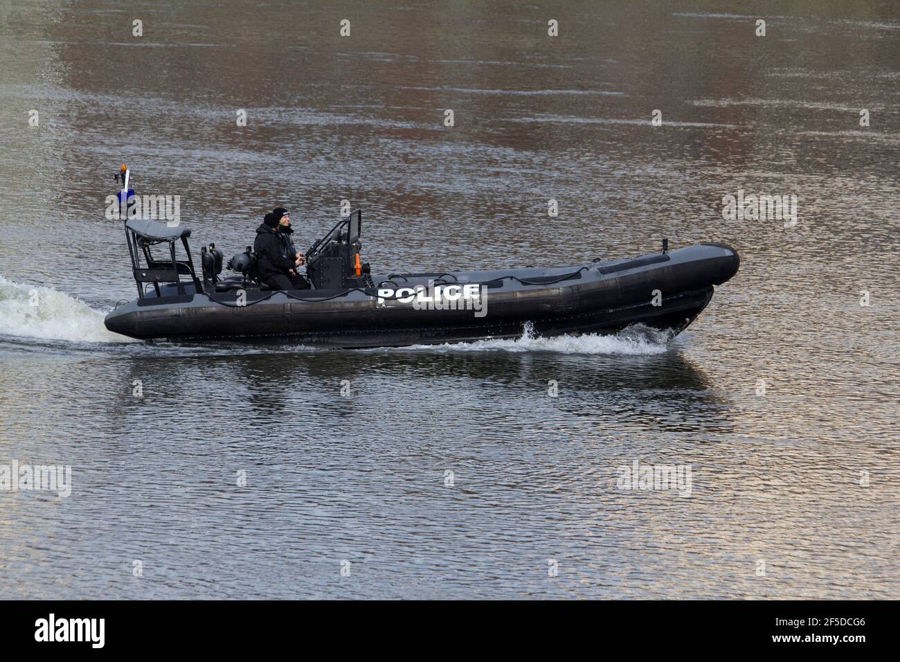 Metropolitan police marine policing unit hi-res stock photography and ...