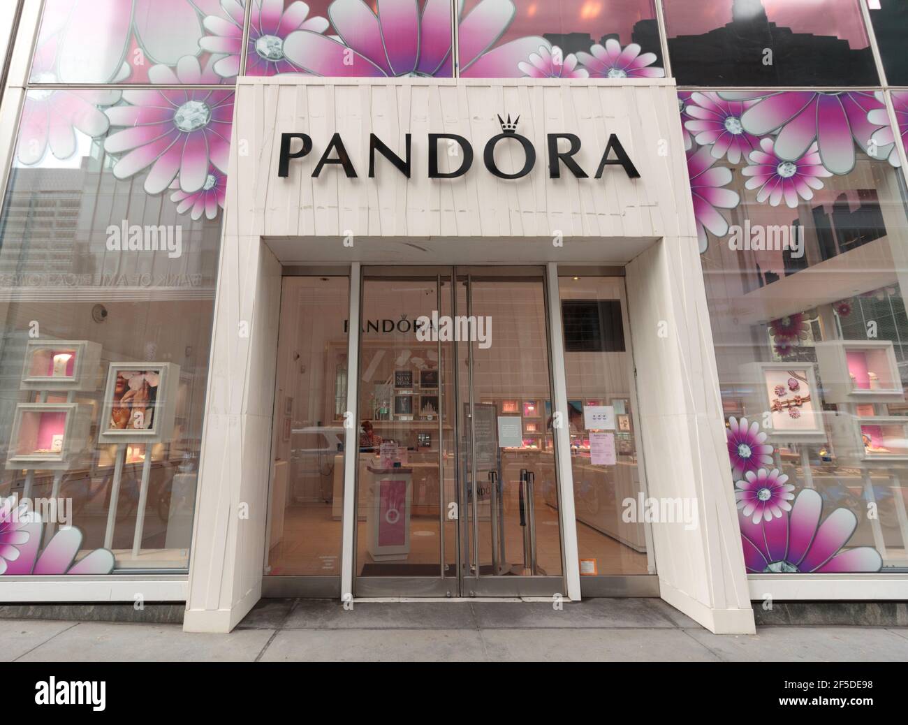 storefront of the Danish jewelry company Pandora A/S knwon for it's mass market charm bracelets, in midtown Manahattan, new york Stock Photo