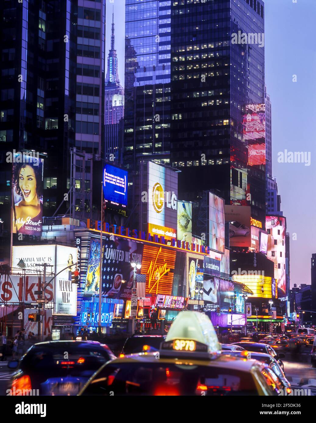 2002 HISTORICAL TRAFFIC TIMES SQUARE MANHATTAN NEW YORK CITY USA Stock