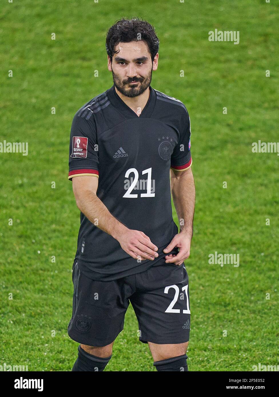 Ilkay GUENDOGAN, DFB 21,  half-size, portrait, one person, single, Aktion, Einzelbild, angeschnittenes Einzelmotiv, Halbfigur, halbe Figur,  in the match GERMANY - ICELAND 3-0 Deutschland - ISLAND 3-0 Qualification for World Championships, WM Quali, Season 2020/2021,  March 25, 2021  in Duisburg, Germany.  © Peter Schatz / Alamy Live News  Important: DFB regulations prohibit any use of photographs as image sequences and/or quasi-video. Stock Photo