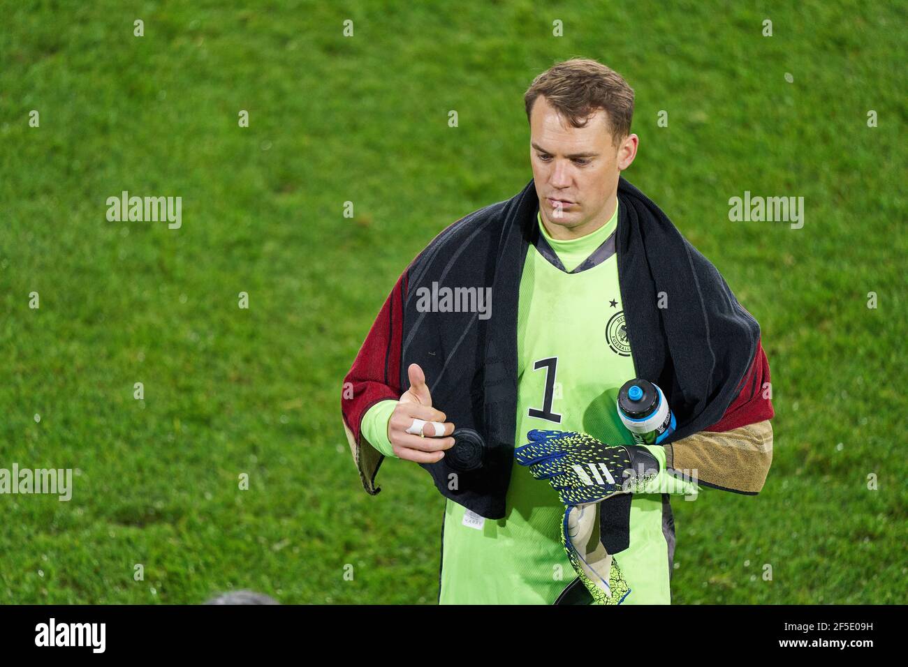 Goalkeeper hand tape hi-res stock photography and images - Alamy