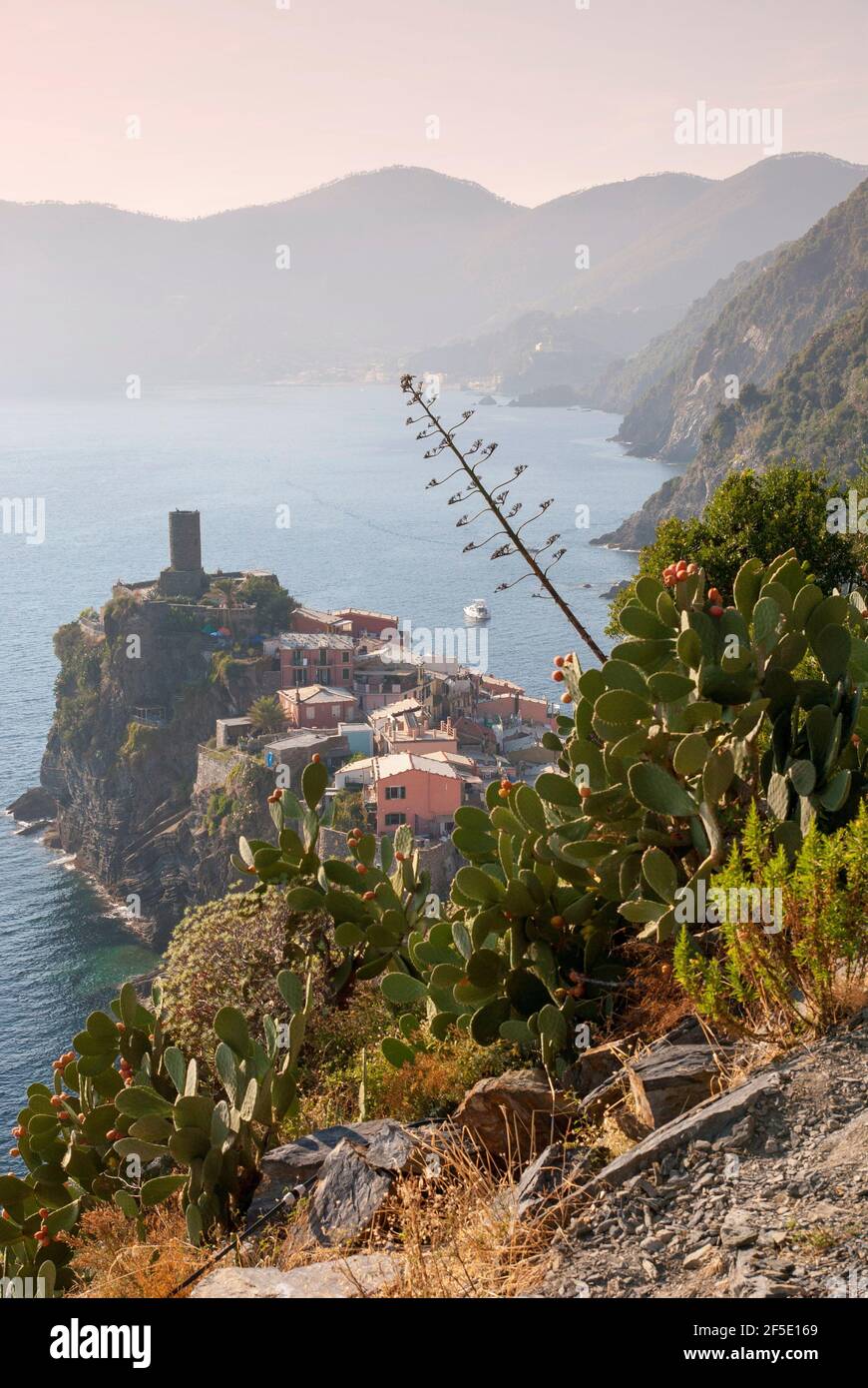 Italy's Cinque Terre: walking the Sentiero Azzurro between Corniglia and Vernazza. Looking down on the town of Vernazza. Stock Photo