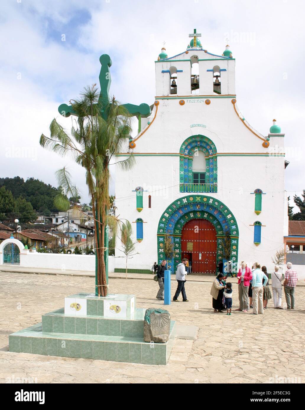 Iglesia de San Juan Chamula.a municipality and township in the Mexican  state of Chiapas,situated some 10 km from San Cristóbal de las Casas.  indigenous people Tzotzil Maya Stock Photo - Alamy