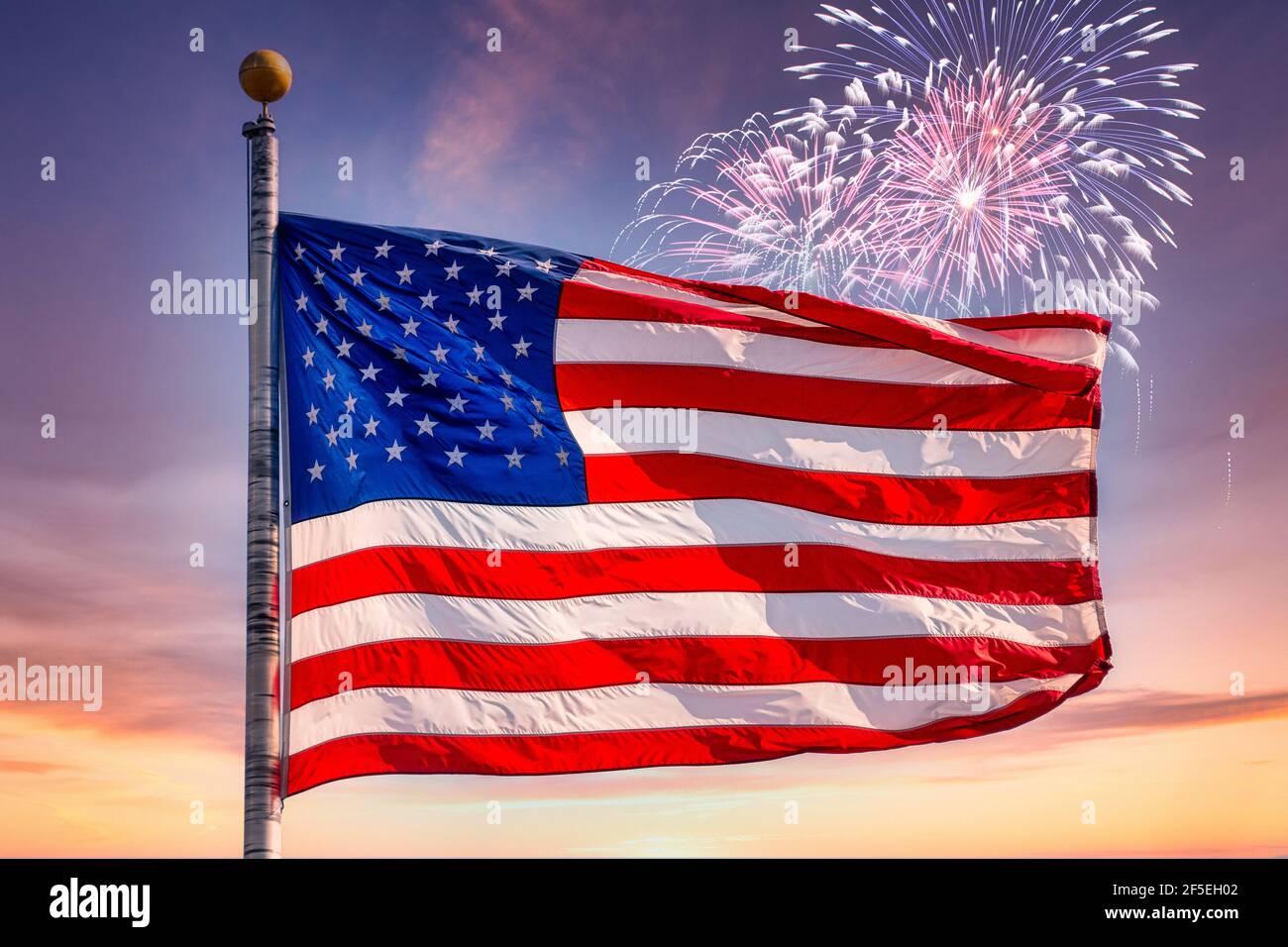 Waving american flag fireworks hi-res stock photography and images - Alamy