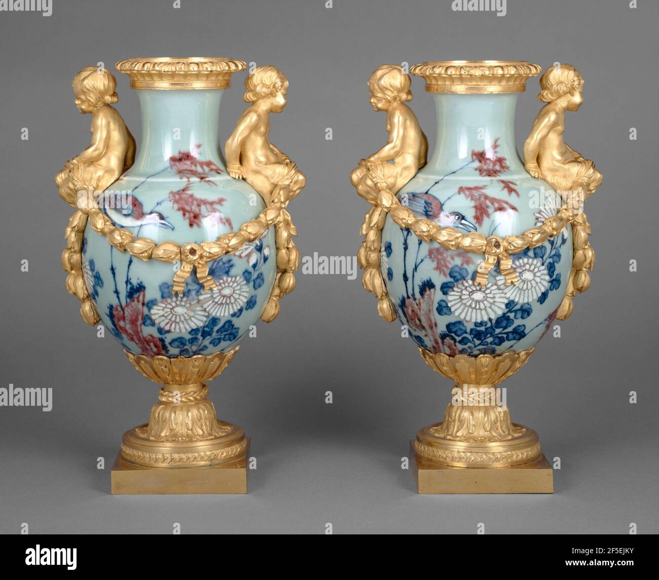 Decorative pottery vases hi-res stock photography and images - Alamy