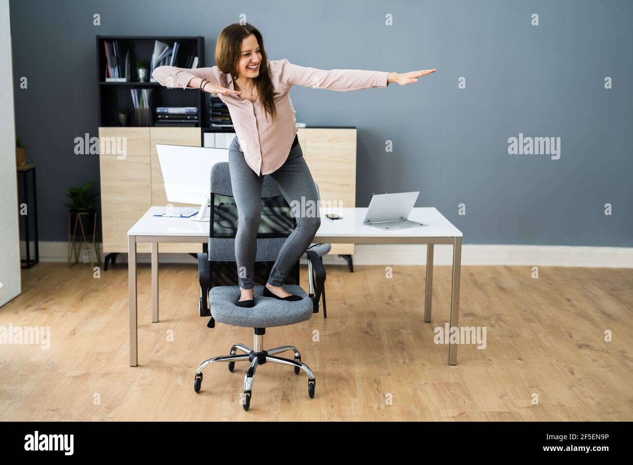 Unsafe work practice hi-res stock photography and images - Alamy