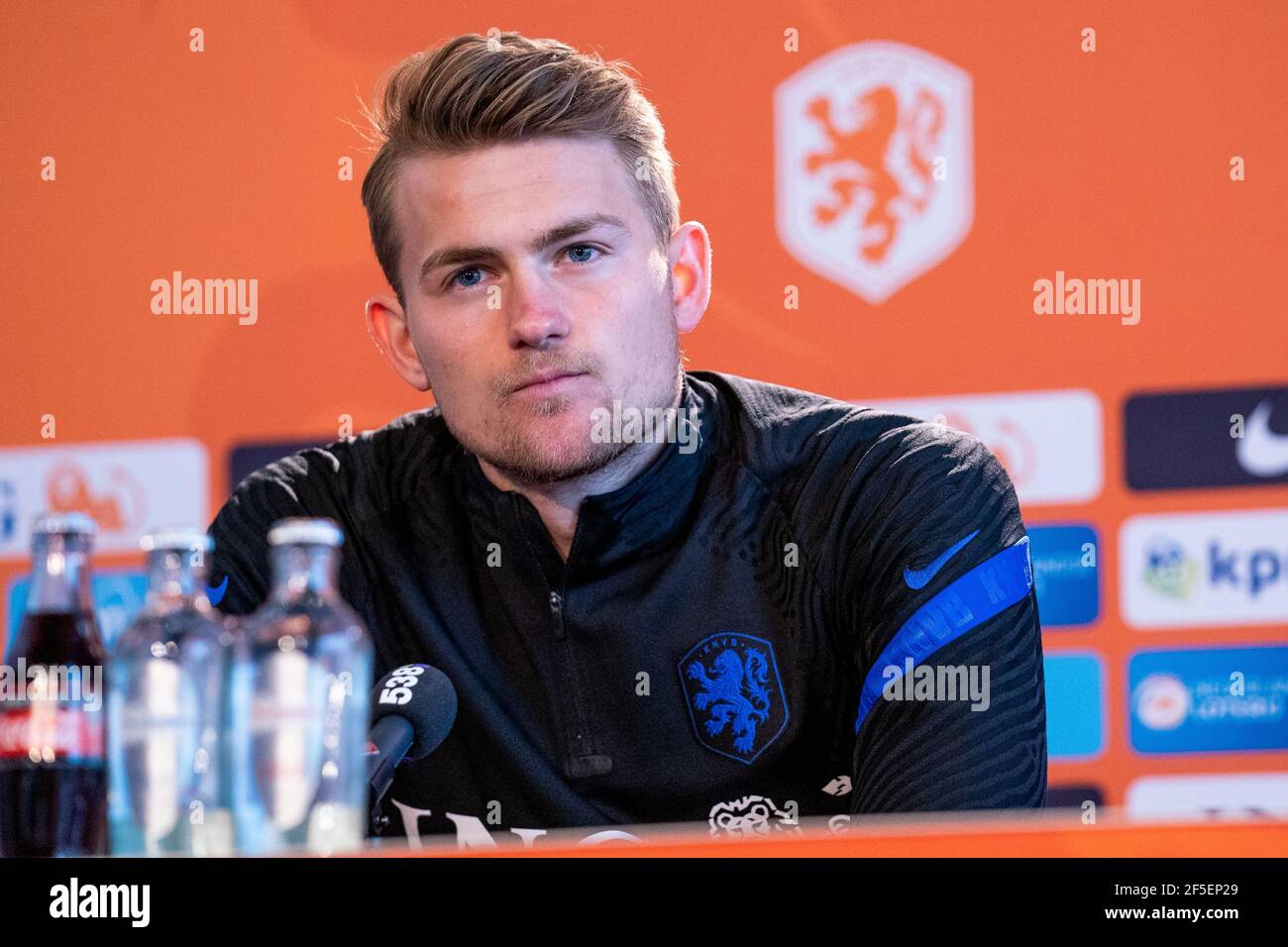 ZEIST, NETHERLANDS - AUGUST 31: KNVB Logo during the Netherlands Press  Conference at KNVB Campus on August 31, 2021 in Zeist, Netherlands (Photo  by Jeroen Meuwsen/Orange Pictures Stock Photo - Alamy