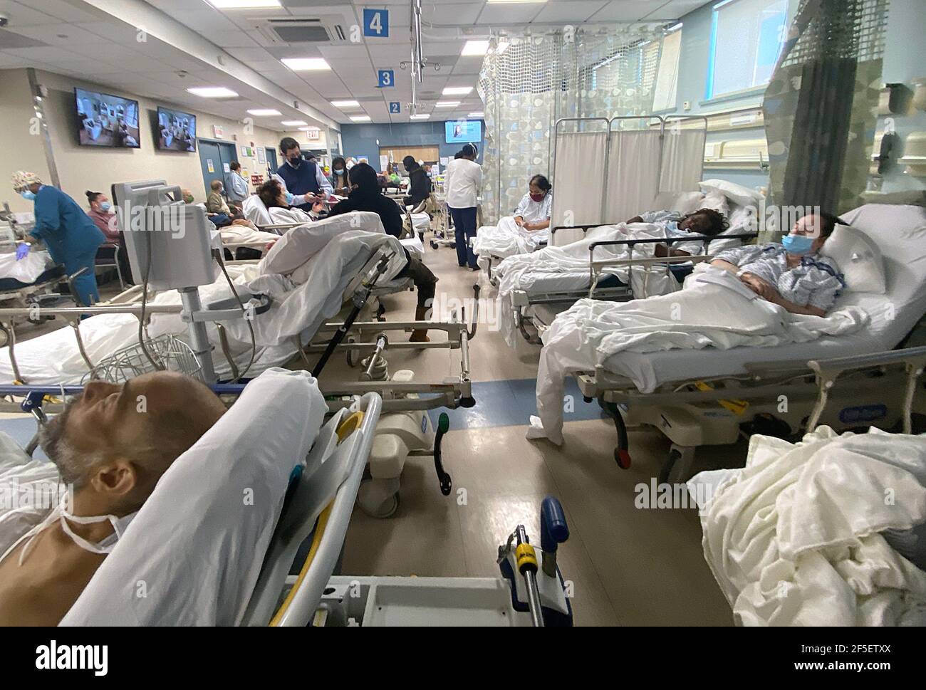 Crowded hospital hires stock photography and images Alamy