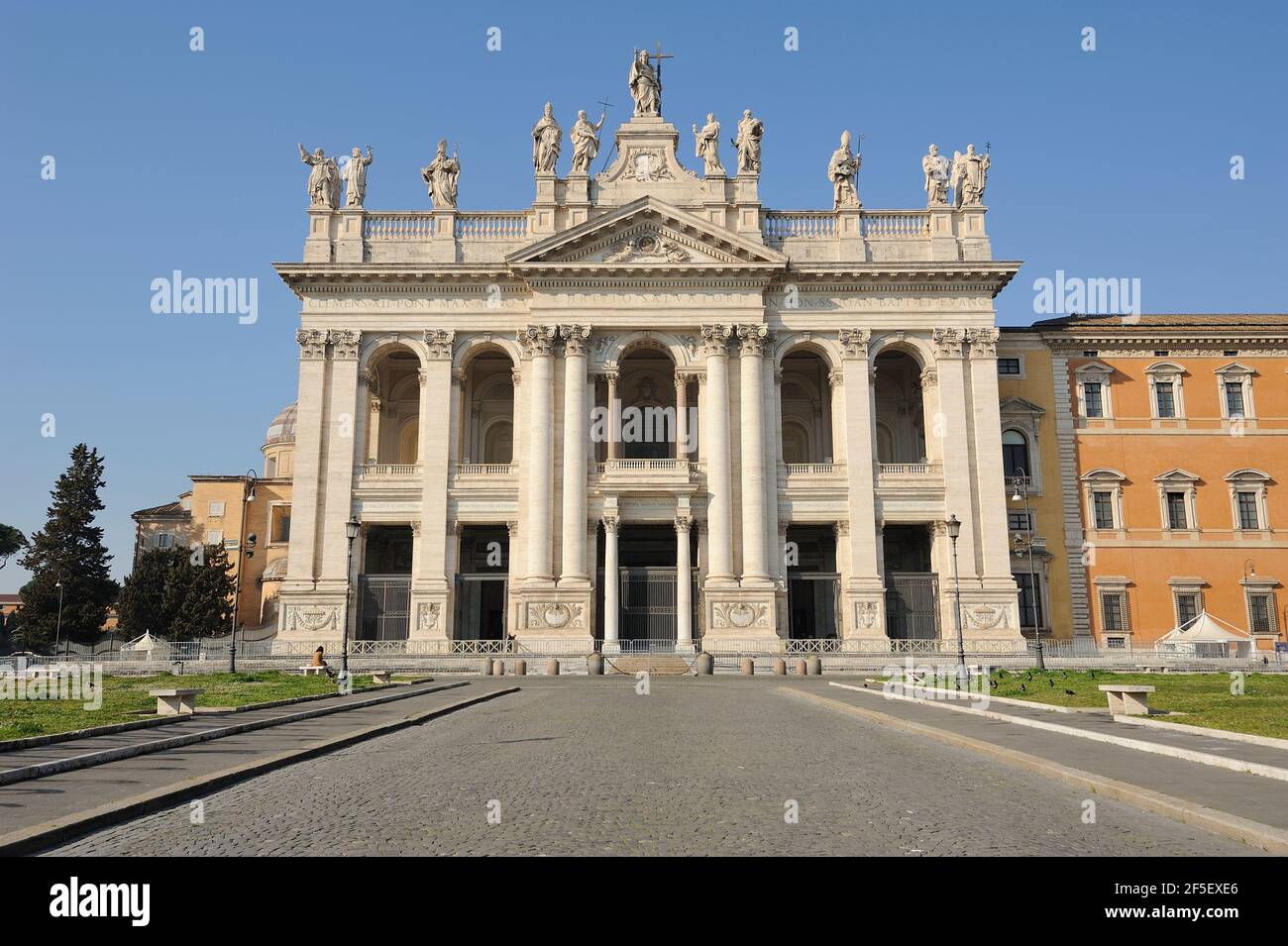 italy, rome, basilica of san giovanni in laterano Stock Photo Alamy