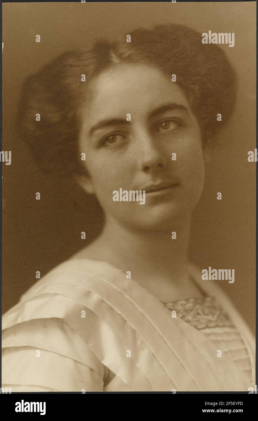 Pleated dress hires stock photography and images Alamy