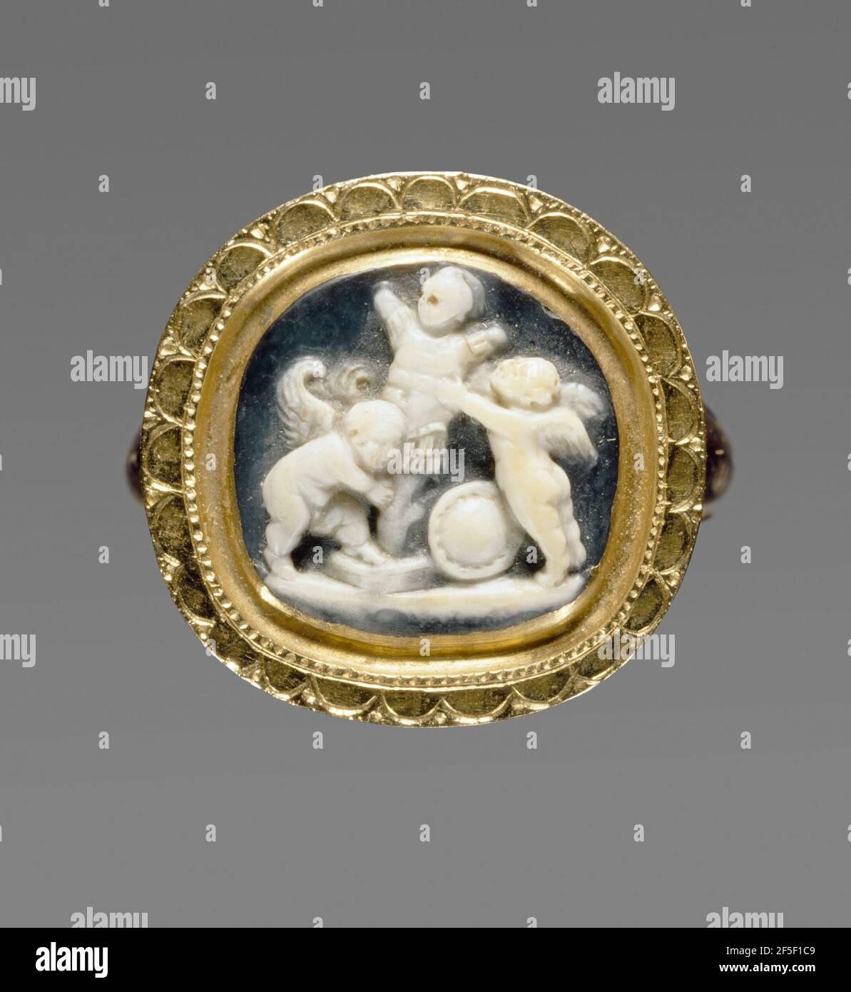 Cameo ring hi-res stock photography and images - Alamy