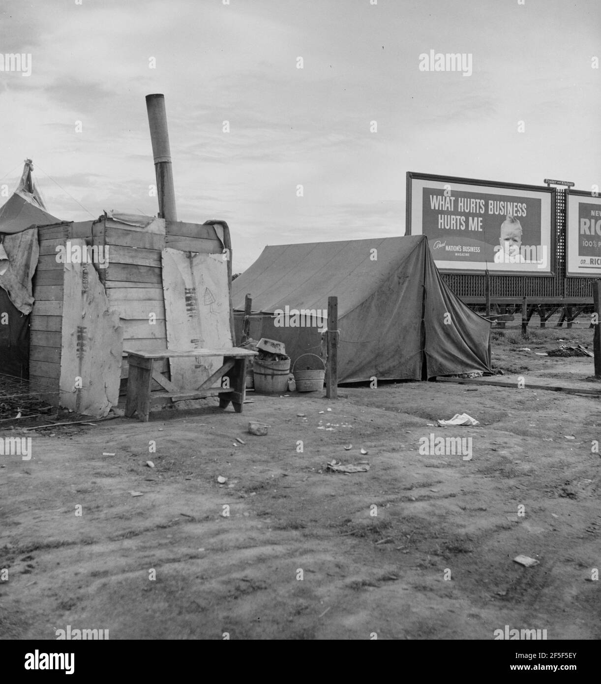 Two vintage mining photos from Porterville California (early 1900s) Two vintage mining photos from Porterville California (early 1900s)