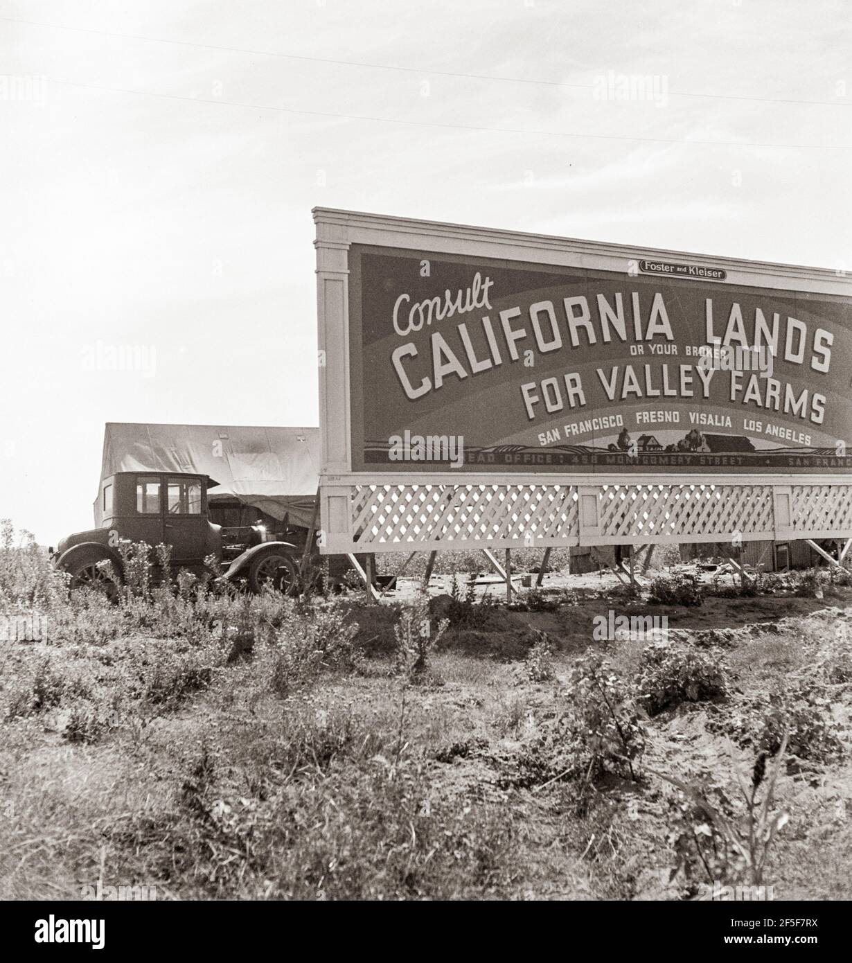 Camp of migrant agricultural workers along the highway in California ...