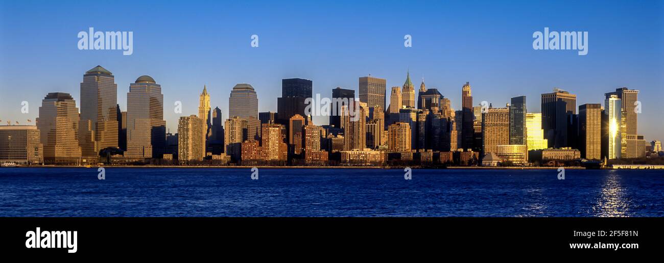 Lower Manhattan Skyline in 2000, Seen from the Manhattan ci…